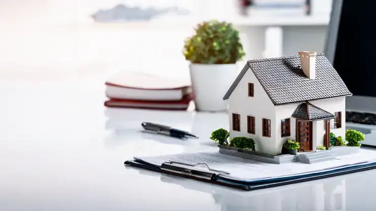One of the earliest and most consequential decisions facing property investors is whether to purchase newly constructed properties or existing homes. Both options offer distinct advantages and present unique challenges.