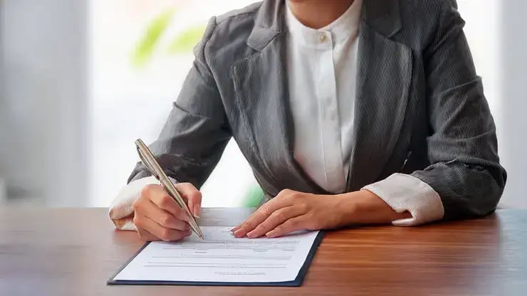 Learn how RBNZ rate changes create refinancing opportunities for NZ homeowners. Discover timing strategies, OCR impact insights, and when to lock in better mortgage rates in 2025.